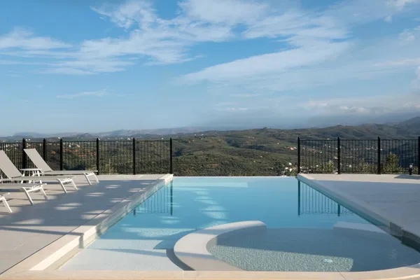 Seven-Bedroom Villa for Rent in Platanias, Chania — photo 3