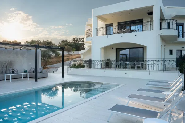Seven-Bedroom Villa for Rent in Platanias, Chania — photo 2
