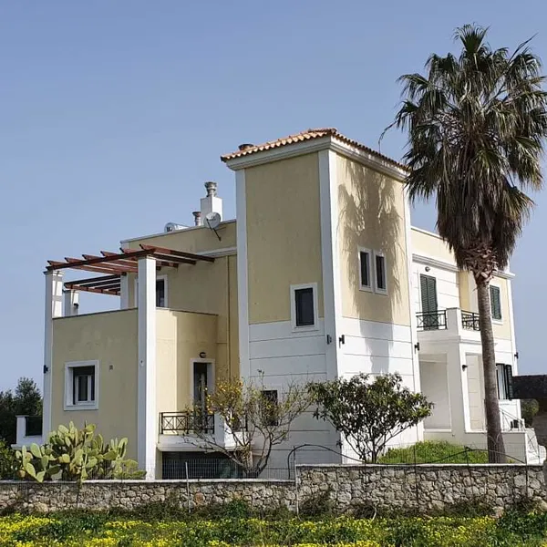 Five-Bedroom Seafront Villa for Sale in Rethymnon