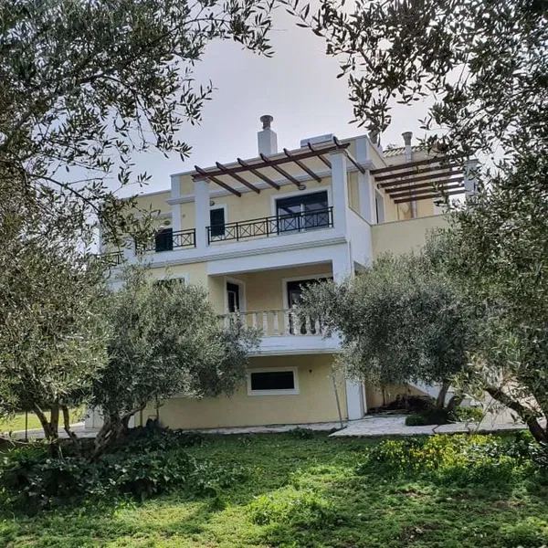 Five-Bedroom Seafront Villa for Sale in Rethymnon — photo 3