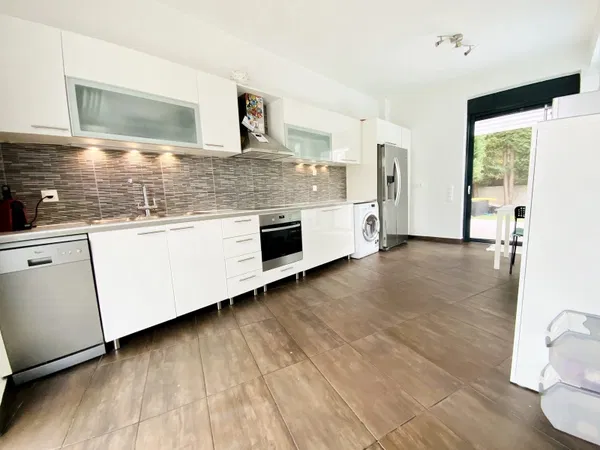 Sea-View Four-Bedroom Villa for Sale in Dionysos, Athens Northern suburbs — photo 5
