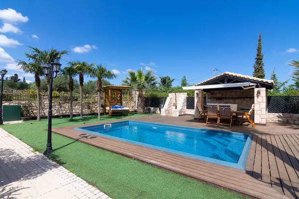 570 m² Villa with Four Bedrooms for Sale in Heraklion — photo 4