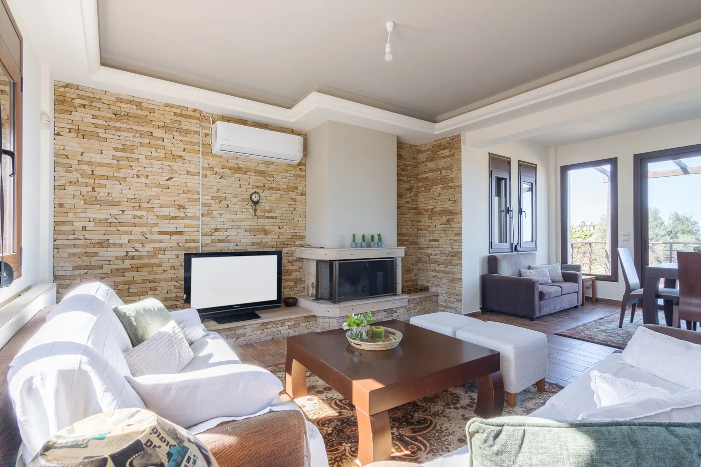 Seven-Bedroom Sea-View Villa for Sale in Heraklion
