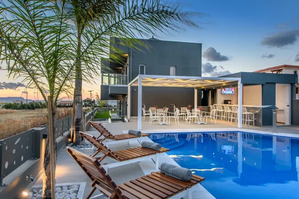 265 m² Hotel for Sale in Hersonissos, Heraklion — photo 3