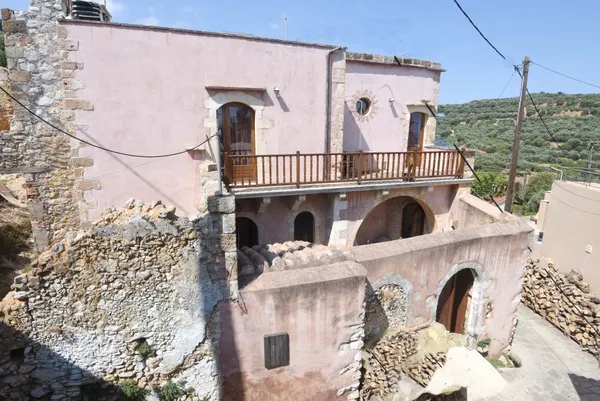 100 m² Villa with Two Bedrooms for Sale in Perivolia, Chania — photo 3
