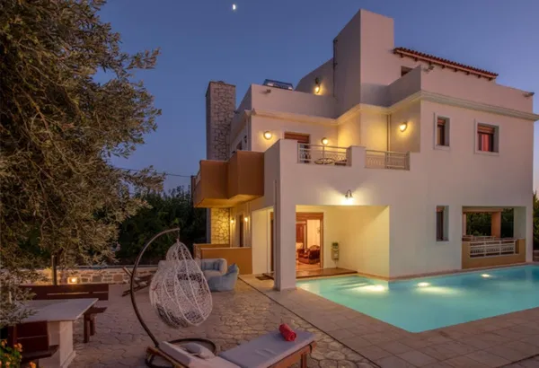 Seafront 585 m² Villa with Five Bedrooms for Sale in Rethymnon — photo 3