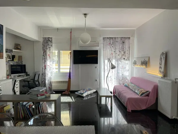 95 m² Apartment with Three Bedrooms for Sale in Exarchia - Neapoli, Athens Center — photo 2