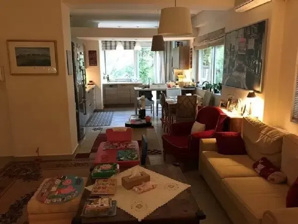 Renovated Three-Bedroom Apartment for Sale in Nea Erythraia, Athens Northern suburbs — photo 2