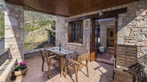 305 m² Hotel for Sale in Arachova, Boeotia — photo 4