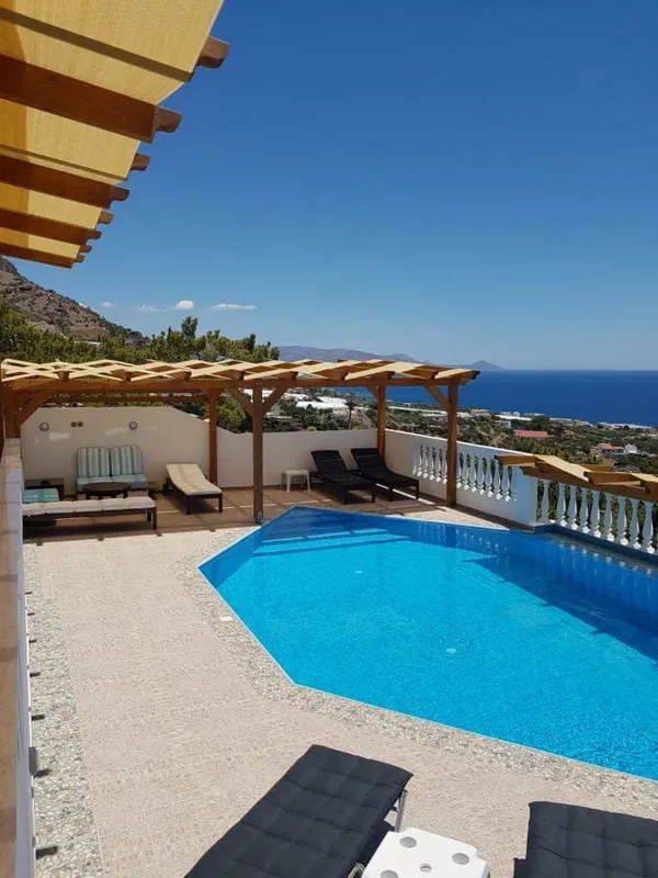 105 m² Villa with Three Bedrooms for Sale in Agios Georgios Lasithi, Lasithi — photo 2