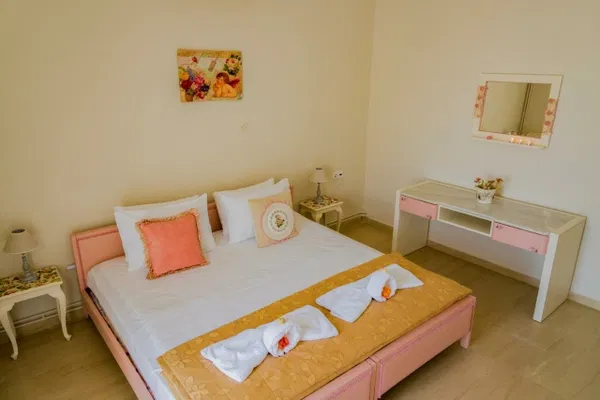 280 m² Hotel for Sale in Rethymnon — photo 4
