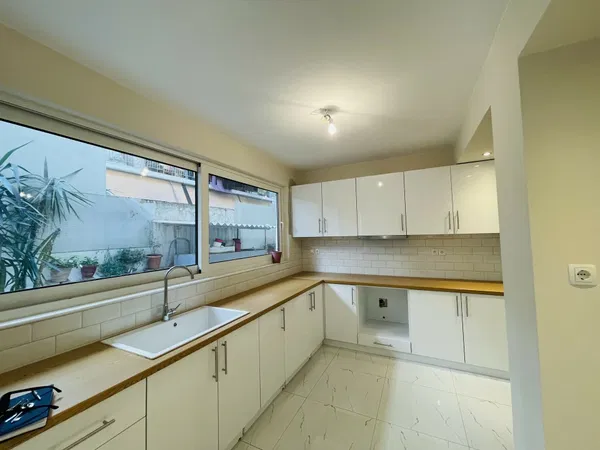 73 m² Two-Bedroom Apartment for Sale in Neos Kosmos, Athens Center — photo 5