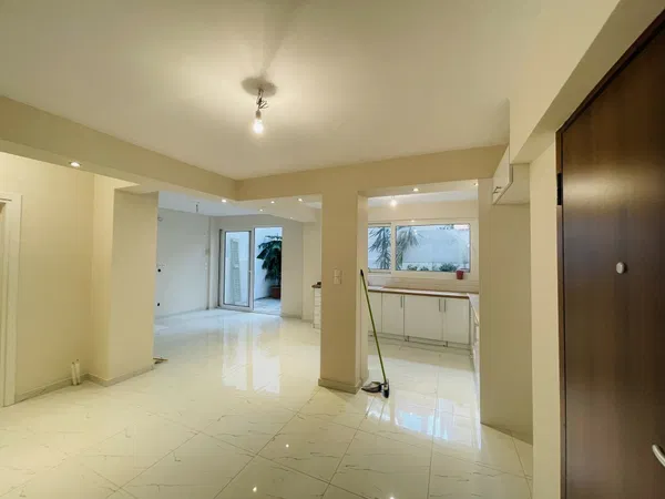 73 m² Two-Bedroom Apartment for Sale in Neos Kosmos, Athens Center — photo 4