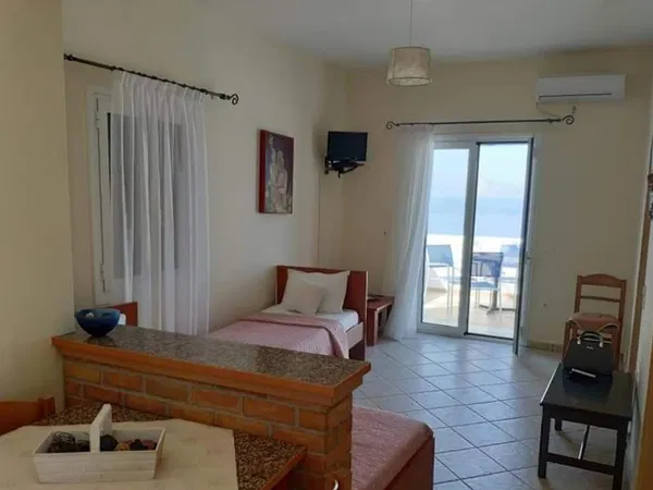 982 m² Sea View Hotel for Sale in Kythira, Ionian Islands — photo 4