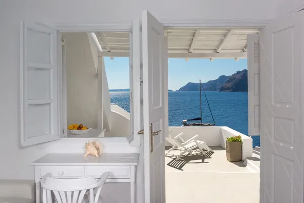 300 m² Sea-View Hotel for Sale in Santorini, Cyclades — photo 3