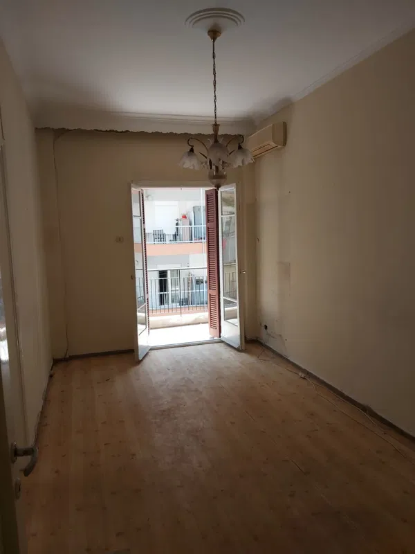 65 m² Two-Bedroom Apartment for Sale in Center Thessaloniki, Thessaloniki — photo 3