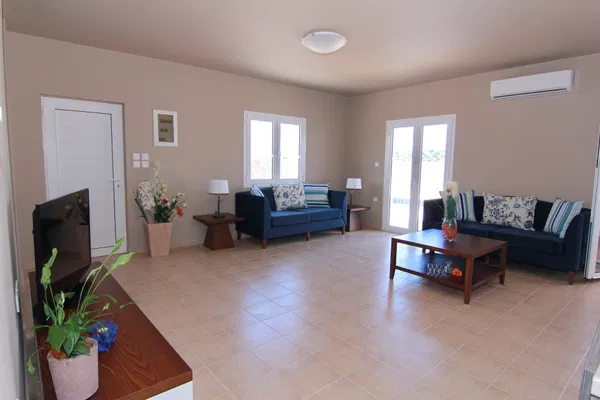 Three-Bedroom Villa for Sale in Agios Nikolaos, Lasithi — photo 5