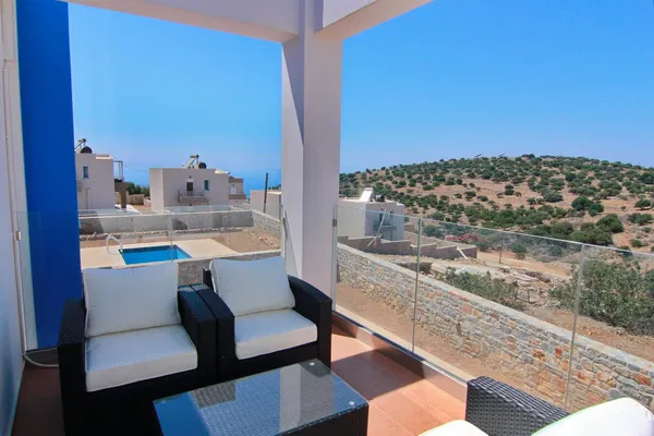 Three-Bedroom Villa for Sale in Agios Nikolaos, Lasithi — photo 4