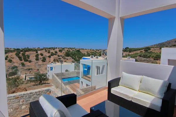 Three-Bedroom Villa for Sale in Agios Nikolaos, Lasithi — photo 3