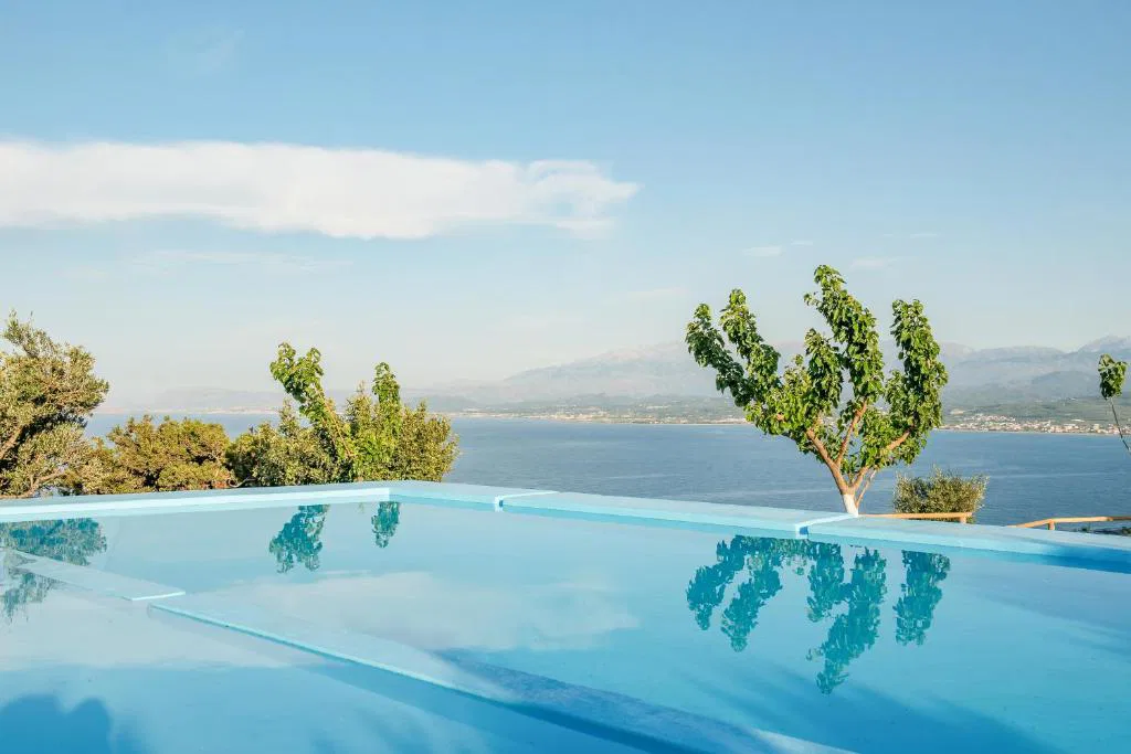 Sea View 220 m² Villa with Three Bedrooms for Sale in Kolymbari, Platanias