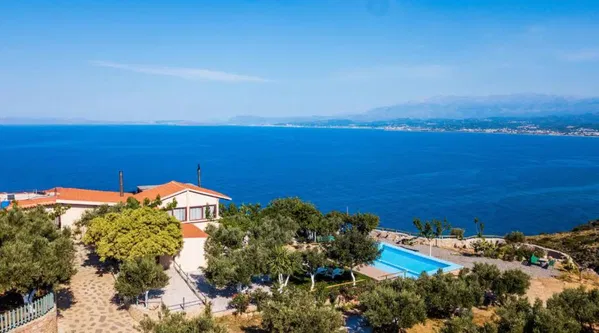 Sea View 220 m² Villa with Three Bedrooms for Sale in Kolymbari, Platanias — photo 2