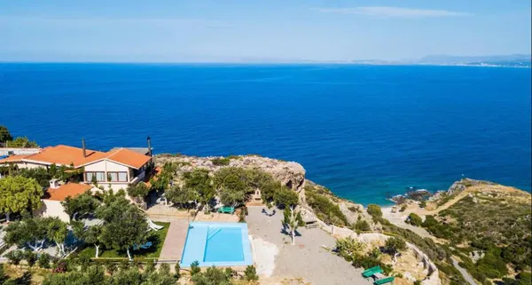 Sea View 220 m² Villa with Three Bedrooms for Sale in Kolymbari, Platanias — photo 3