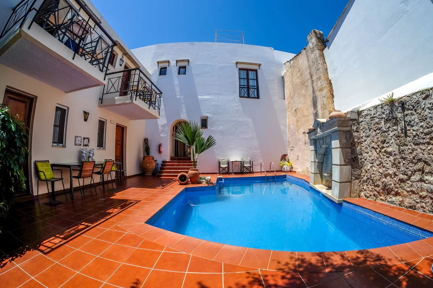 551 m² Hotel for Sale in Rethymnon