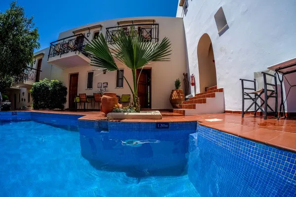 551 m² Hotel for Sale in Rethymnon — photo 2