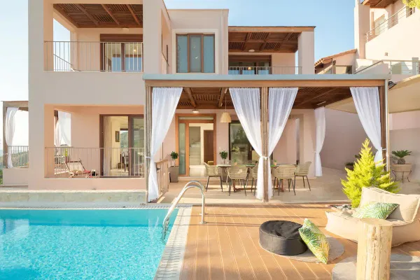 Sea-View 305 m² Villa with Seven Bedrooms for Sale in Heraklion — photo 3