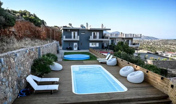 Sea View 180 m² Villa with Three Bedrooms for Sale in Agios Nikolaos, Lasithi — photo 2