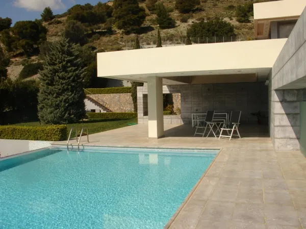 Sea-View 560 m² Villa with Five Bedrooms for Sale in Kalyvia Thorikou, Lagonisi — photo 2