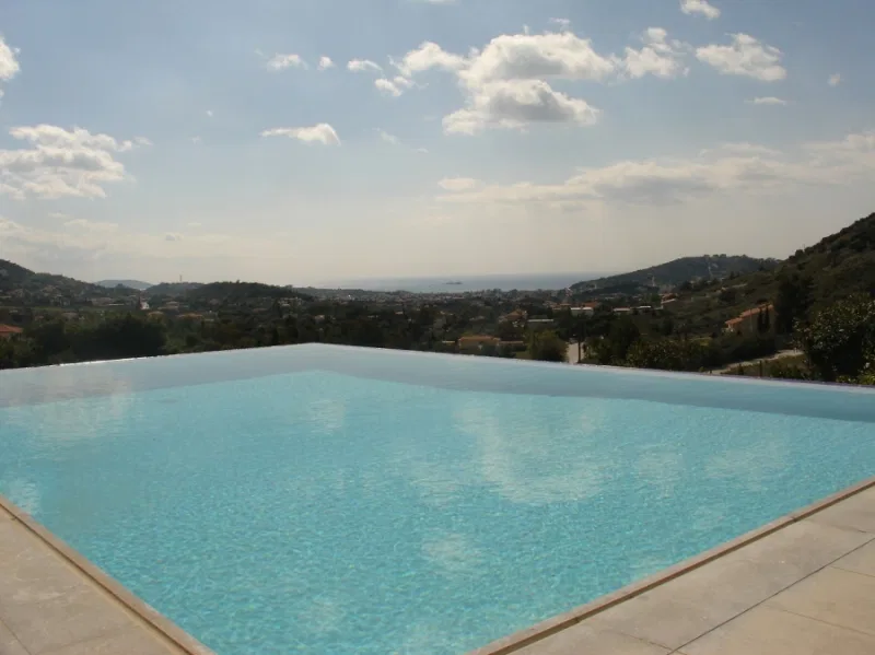 Sea-View 560 m² Villa with Five Bedrooms for Sale in Kalyvia Thorikou, Lagonisi