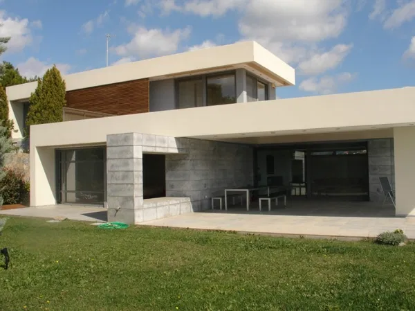 Sea-View 560 m² Villa with Five Bedrooms for Sale in Kalyvia Thorikou, Lagonisi — photo 3