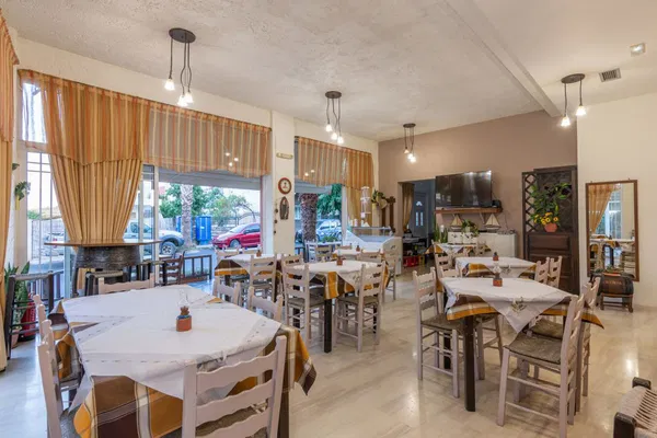 1000 m² Hotel for Sale in Heraklion — photo 4