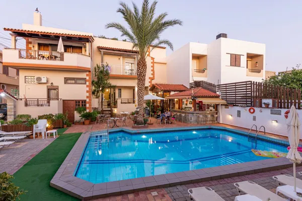1000 m² Hotel for Sale in Heraklion
