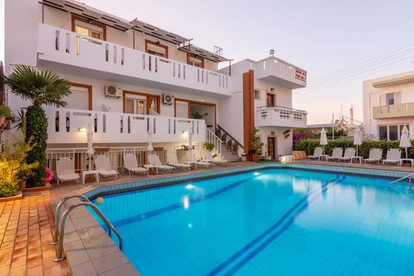 1000 m² Hotel for Sale in Heraklion — photo 2