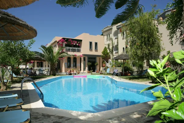 950 m² Hotel for Sale in Heraklion — photo 3