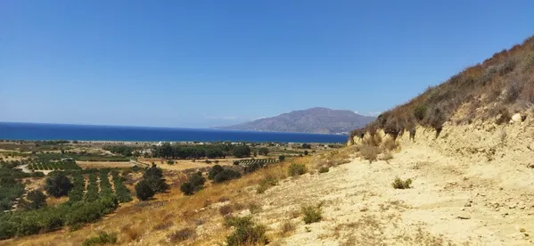 Seafront 15,250 m² Land for Sale in Tympaki, Faistos — photo 2