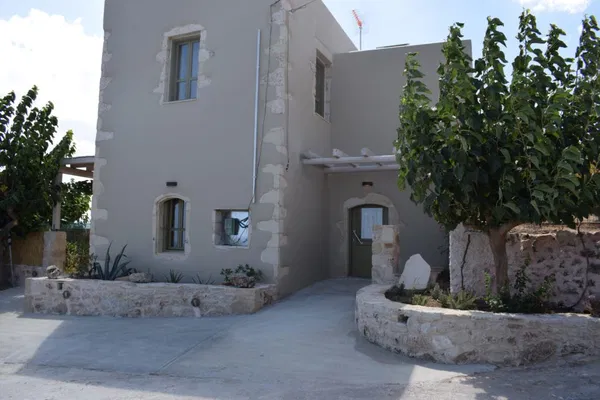 Three-Bedroom Sea View Apartment for Rent in Kastellos, Apokoronas — photo 4
