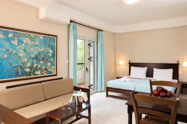 1000 m² Hotel for Sale in Chania — photo 2