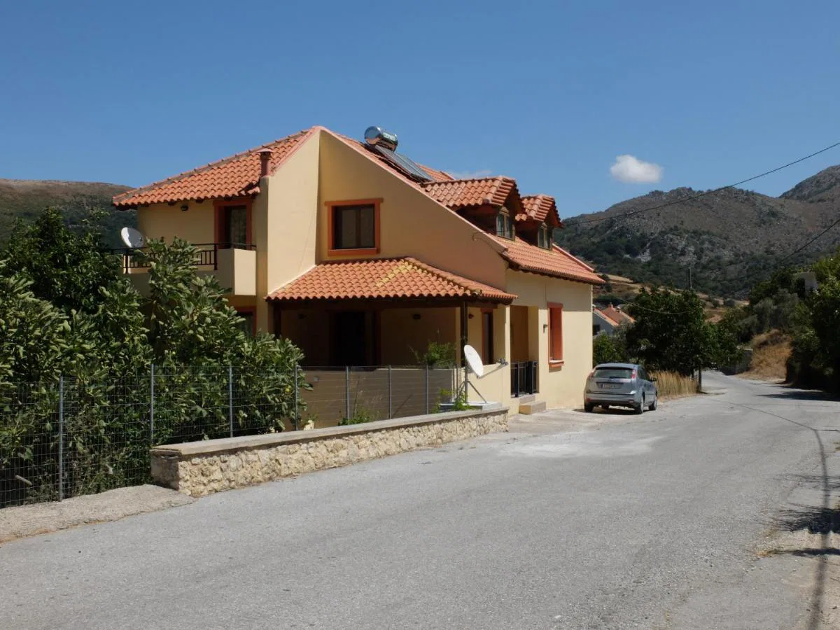 Two-Bedroom Villa for Rent in Plakias, Agios Vassilios