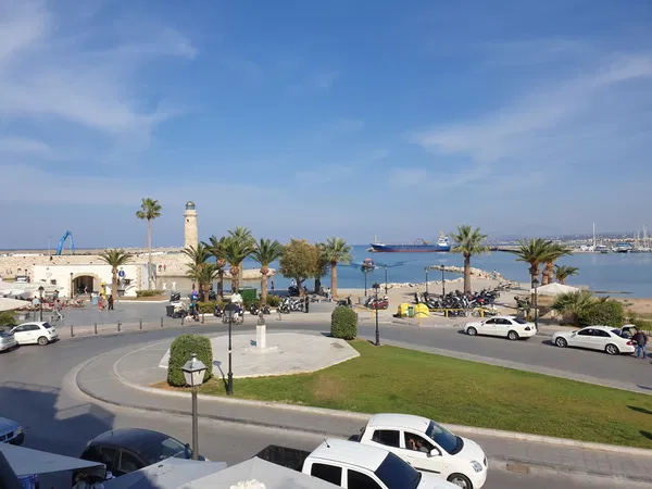 270 m² Sea View Building for Sale in Rethymnon