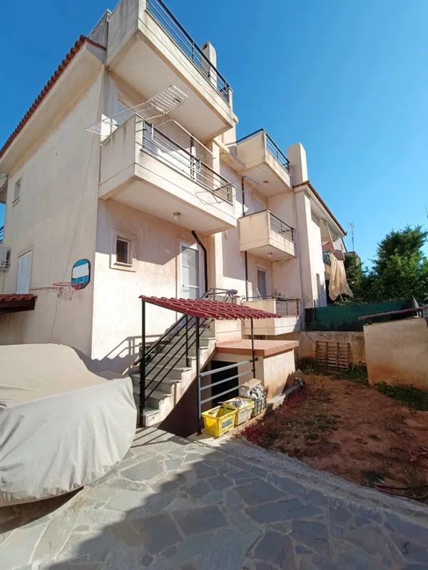 Renovated 230 m² Villa with Four Bedrooms for Sale in Vari - Varkiza, Athens Southern suburbs — photo 2