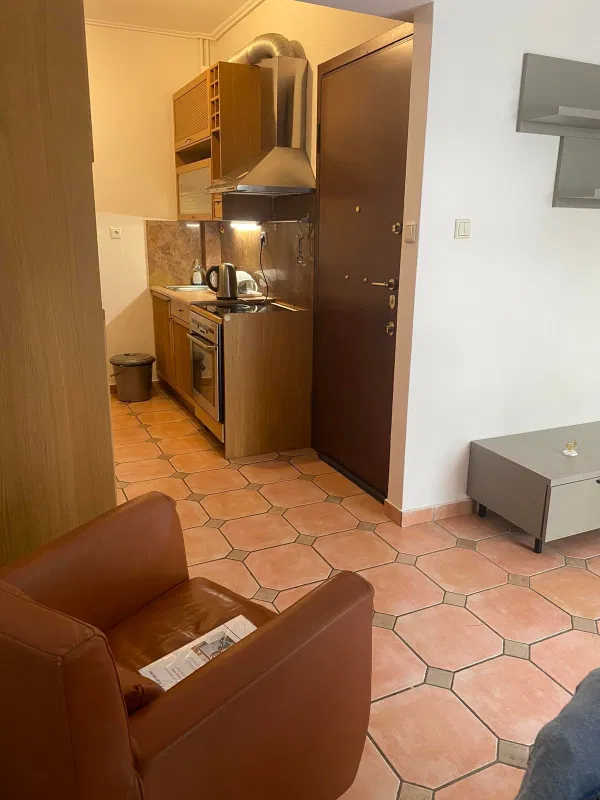 65 m² Renovated Two-Bedroom Apartment for Sale in Nea Smyrni, Athens Southern suburbs — photo 3