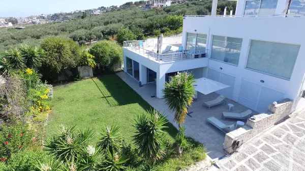 400 m² Villa with Five Bedrooms for Sale in Heraklion — photo 2