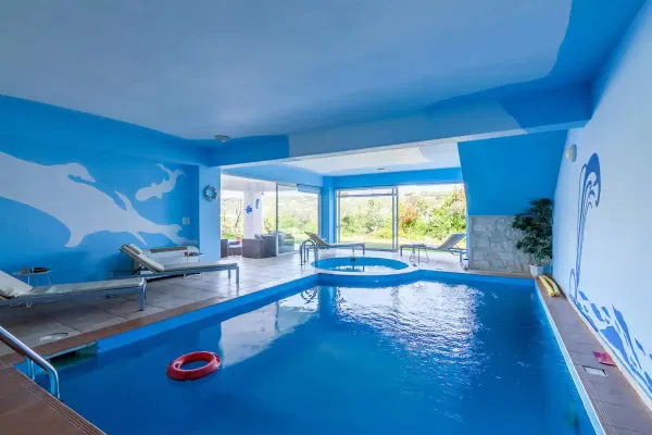 400 m² Villa with Five Bedrooms for Sale in Heraklion — photo 3