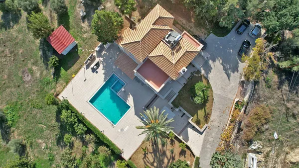 Sea View 155 m² Villa with Four Bedrooms for Sale in Galatas, Chania