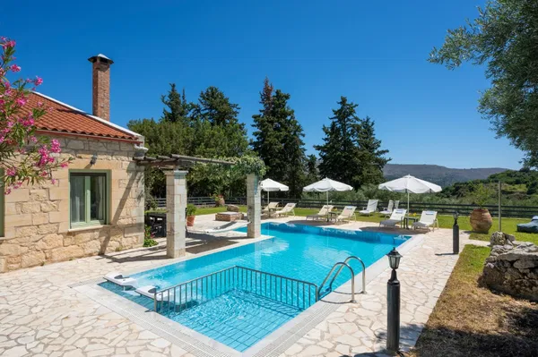Three-Bedroom Villa for Sale in Apokoronas, Chania — photo 4