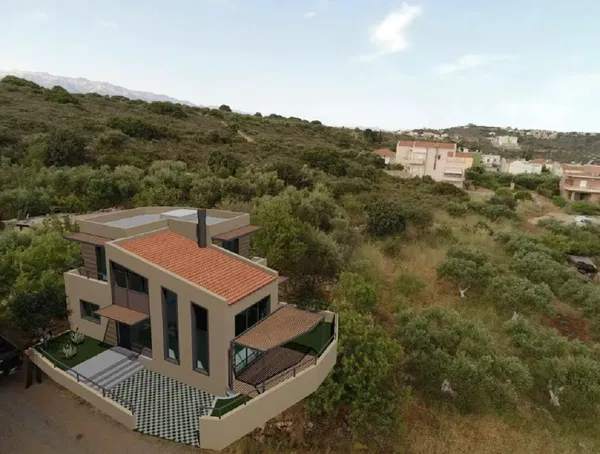 140 m² Villa with Four Bedrooms for Sale in Akrotiri, Chania