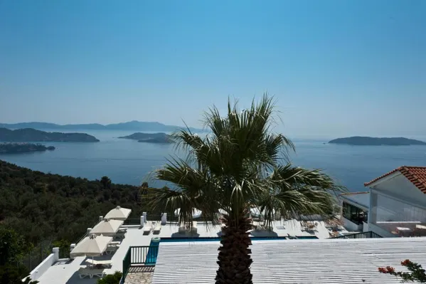 899 m² Sea-View Hotel for Sale in Skiathos, Sporades Islands — photo 2